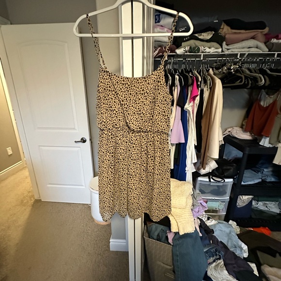 Dresses - Picture 10 of 11